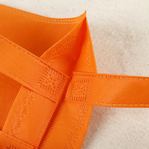 Small colorful shopping bag, Eco-friendly non-woven value priced package bag, reusable fold able gift bag