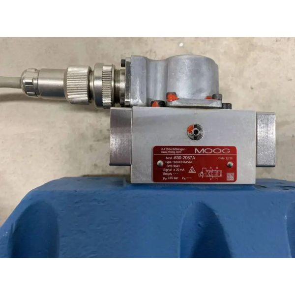 Buy German Original Imported Moog Servo Valve with 280 bar Pressure Rating and Threaded or Flanged Inlet for Hydraulic Systems at wholesale prices