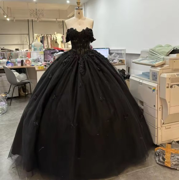 Classic Sweetheart Neckline Appliqued Evening Party 16 Years Girls Sweep Train Cap Sleeve Black Tulle Quinceanera Dress