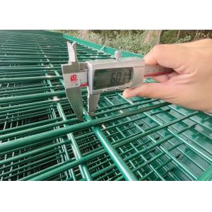 Custom Color Welded Wire Fence Panels With Various Post Types / Folds For