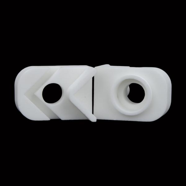 Industrial Steatite Properties 10KT/Mm Heat Resistant Ceramic Fixed Socket