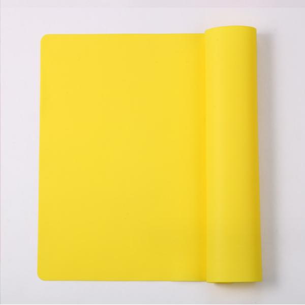 Stocked Non-slip Rectangle 40x30cm Silicone Table Cloth for Table Decoration Accessories