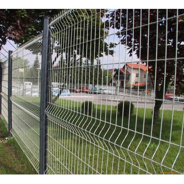 Powder Coating Triangular Bending Welded Mesh Fence / Garden Fence Wire Mesh