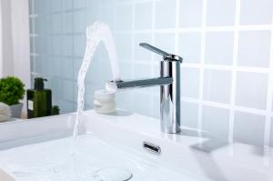 Quality Polish Chrome Single Hole Bathroom Faucet With Pop Up Drain for sale