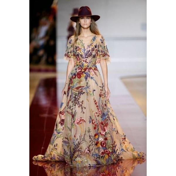 Scalloped Embroidered Mesh Lace Fabric , Wedding Lace Material With Paillettes