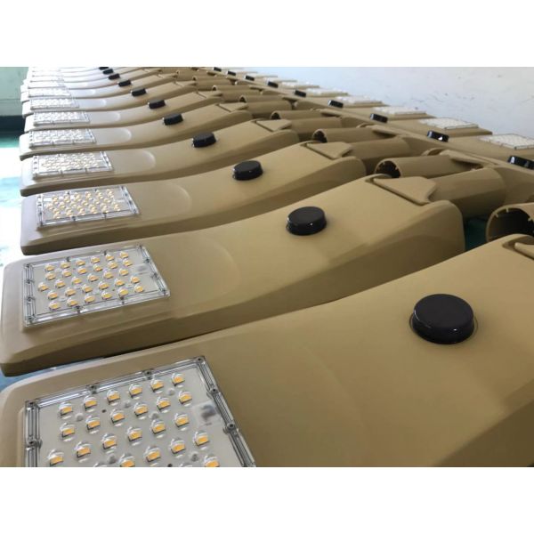 Smart Control Solar Powered Street Lights All In One Wireless Installation