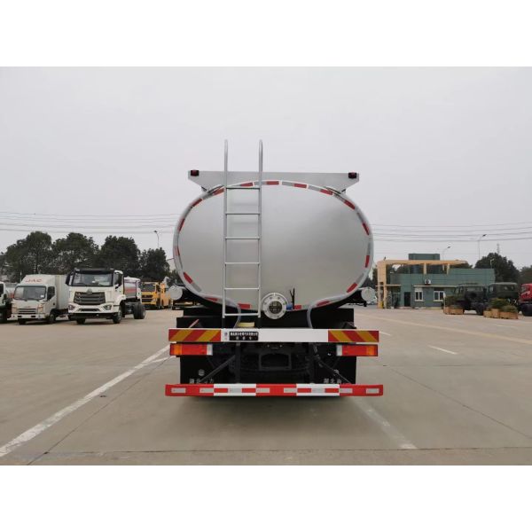 HOWO 6x4 20cbm 30000 Liters Oil Tank Truck Heavy Duty Fuel Delivery Truck