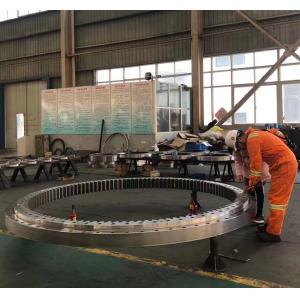 Triple Row Rubber Seal 42CrMo4V Geared Slewing Ring And Stacker Bearing Factory