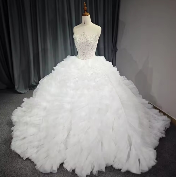 Princess Sleeveless Puffy Ruffle Plus Size Chapel Train Beaded 15 Girl Ball Gown White Tulle Quinceanera Dress