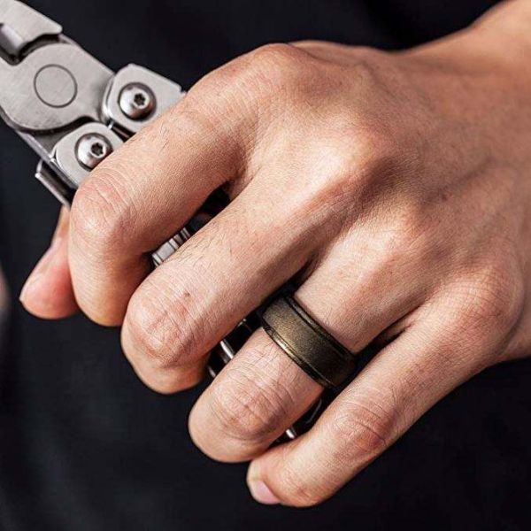 Silicone Wedding Ring for Men Step Edge Sleek Design 4 Packs Singles Moulding Service