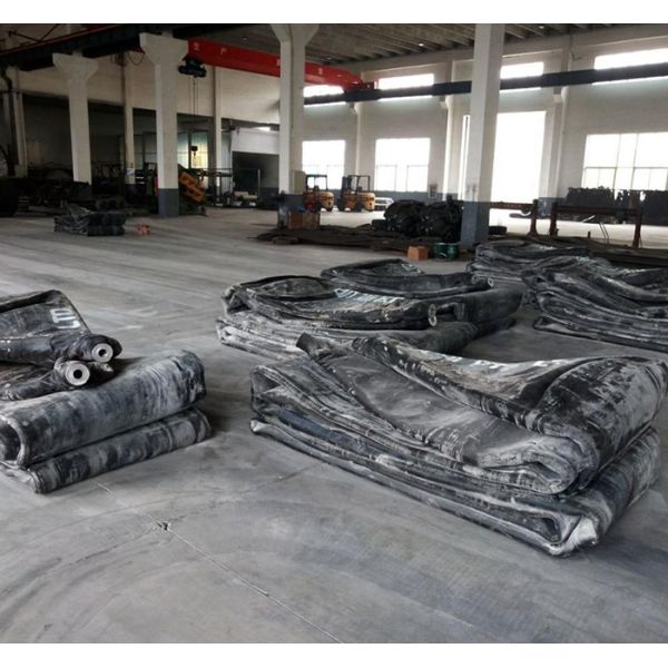 Black Airbag Roller Inflatable Rubber Balloon Cylindrical Boat Launching