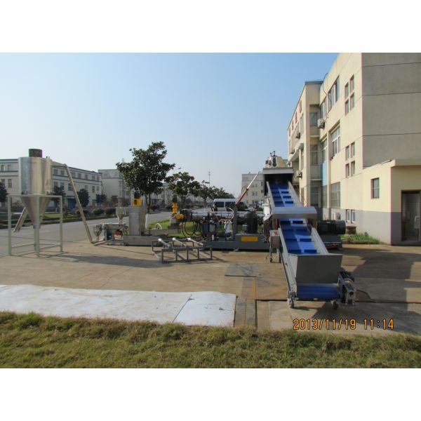 Buy Cutting Compaction 130mm Screw One Stages Wet Granulation Machine at wholesale prices