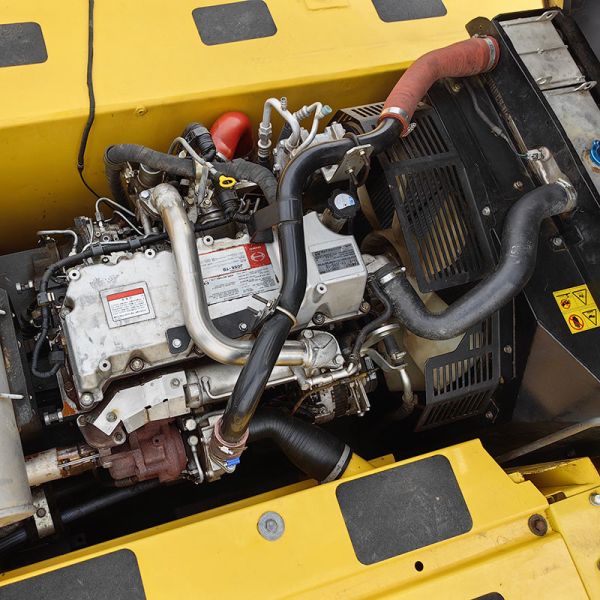 Yellow SK260 Used Kobelco Excavators 1.3m3 Bucket Capacity 131kw Rated Power