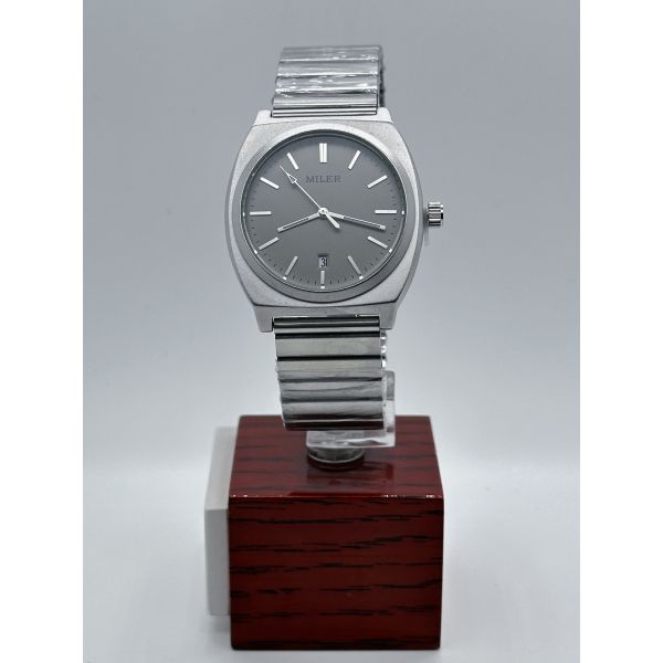 Classic Analog Stainless Steel Strap Watch Round Luminous Dial Mens Silver Strap Watch