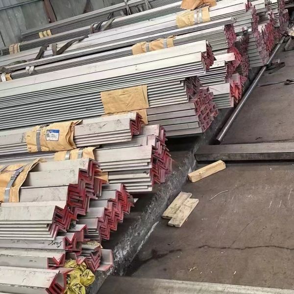 Buy Equal Unequal 201 304 304L 321 316 316L 309 310S 2205 2507 2520 Stainless Steel Angle Bar at wholesale prices