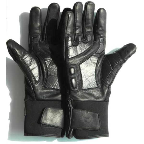 Taser gloves, safe, take 2 seconds to start the engine, release immediately,