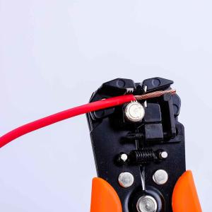 Automatic wire stripping pliers