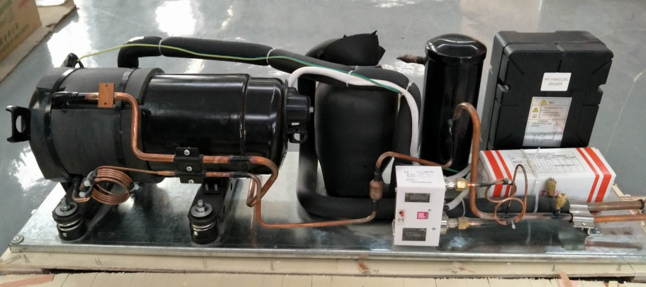 Glass Door Beer Cooler With Inner Vertical LED Lights