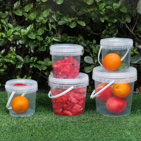 Store Your Ice in Style with 1000ml Round Plastic Bucket and Lid Set
