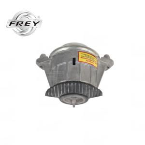 W204 W212 C204 Mercedes Benz Engine Mount , 2042404217 Front Engine Motor Mount