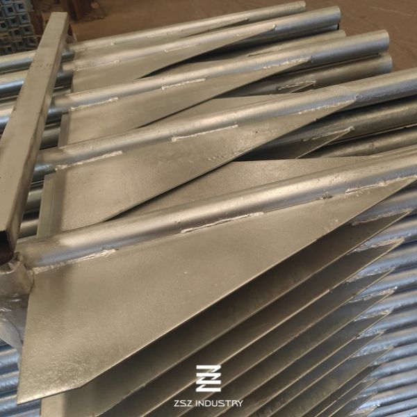 Hot Dipped Galvanized Fence Post with Wings 40mm x 2900mm