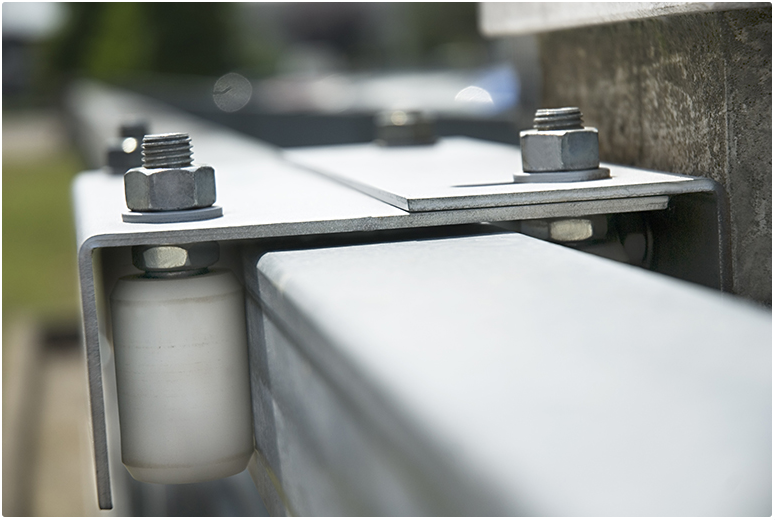 L Post Sliding Gate Guide Bracket 1.18 Inches Roller Slide Gate Guide Bracket Plate