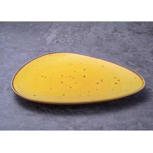 China 10.5 Inch High Temperature Resistance Triangle Ceramic Dinner Plate on sale