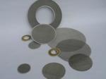 Multilayer extruder filter disc screen packs with spot welded or frame edges