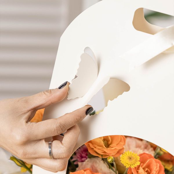 Custom Logo Hand Gift Butterfly Box for Creative Wedding Flower Basket Packaging