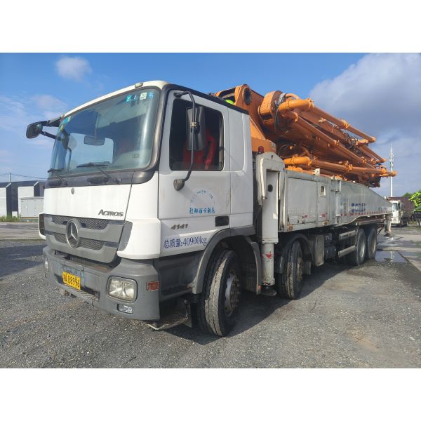 Buy Second hand Concrete Pump ZLJ5419THB 2013 Zomlion 52m Pump Truck at wholesale prices