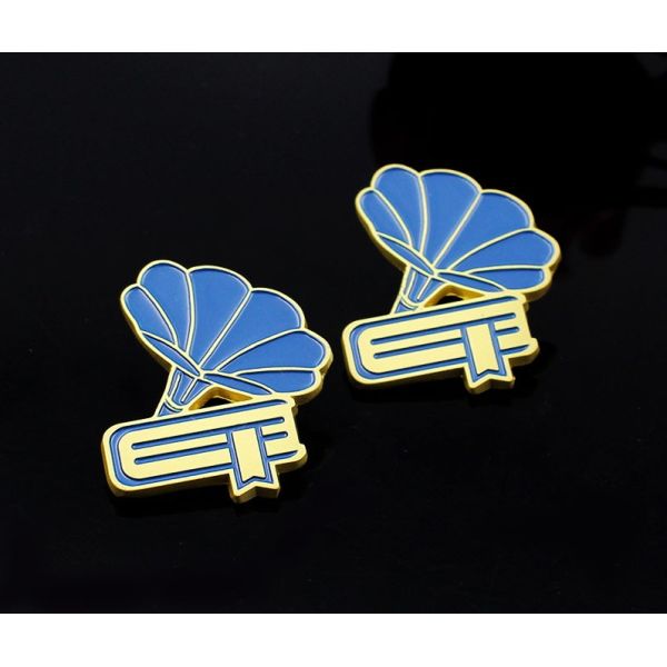 Zinc paint badges special-shaped music trumpet brooch pin school badges Yiwu gift logo