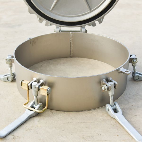 Aluminum Alloy Six Claw Quick Open Stainless Steel Manhole Cover With Modified Rubber Seal Material