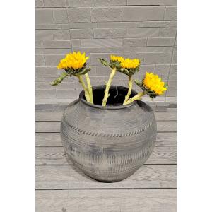 Round Shape Vintage Style Fiber Clay Planter With Hand Carve Finish