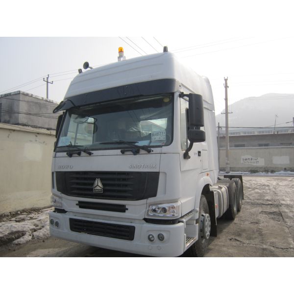 Customization Service Tractor Head Trucks , Prime Mover And Trailer Semi