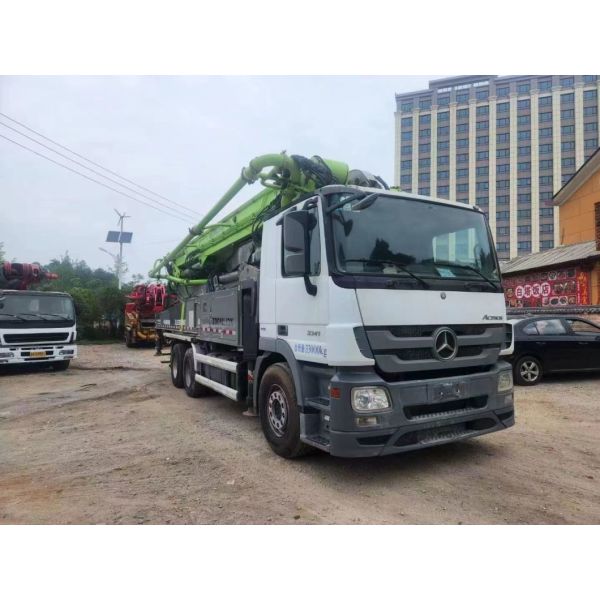 Spare Parts 49m Truck Mounted Pump Mercedes Benz Chassis Zoomlion Concrete Boom Pump