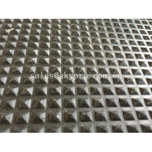 Diamond and pyramid textured rubber car matting anti - skidding garage