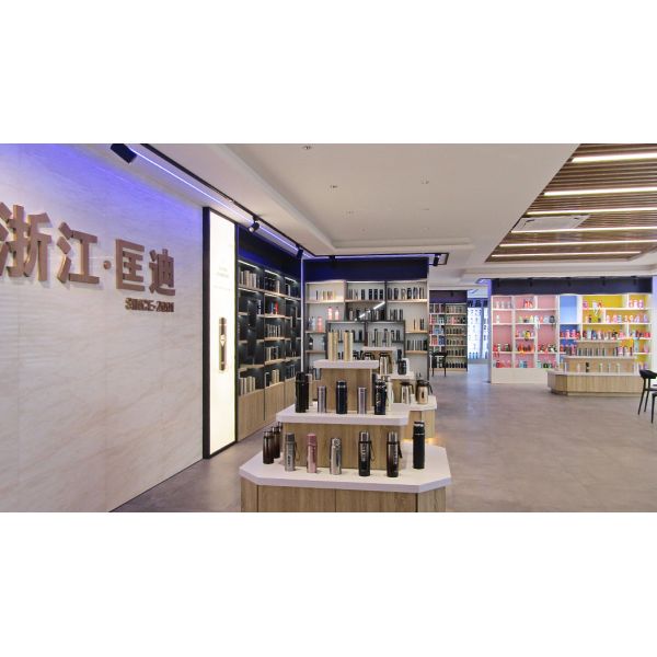 Straight Wide Mouth Plastic Sports Bottle For Gym Outdoor Activity