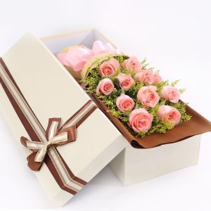 Recyclable Matte Velvet Mother's Day Graduation Shape Paper Flower Box with