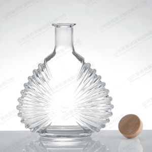 Alcoholic Beverages Glass Bottles Customized 500ml 750ml Size with Cork Shaped