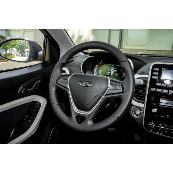 Manufactures 2023 Cherry Little Ant 3-door Mini Electric Car with 4 Seats in Red/Blue