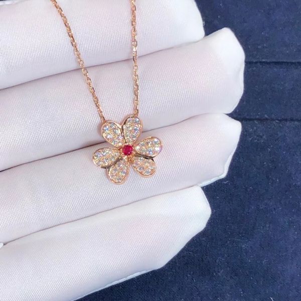 Fantastic Van Cleef & Arpels 18k Gold Frivole Pendant Mini Model Vs Natural Diamonds