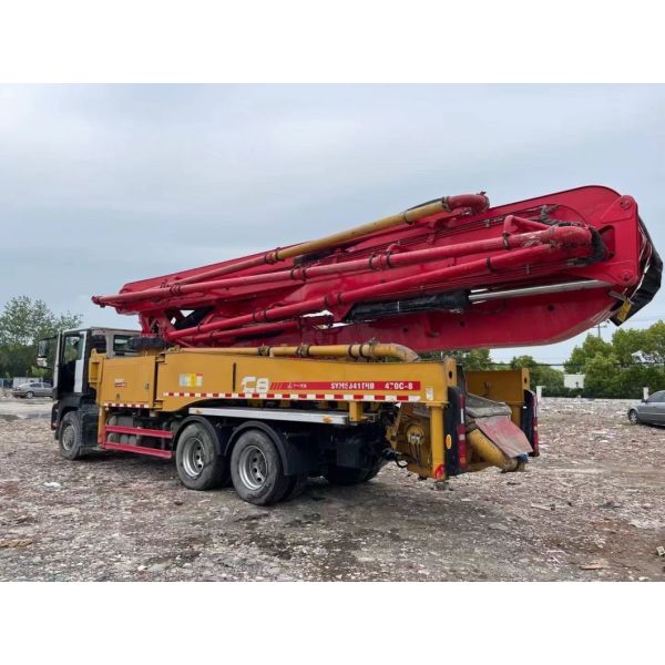 95% Near New Condition with Perfect Work Status 2020 47m Concrete Mounted Truck Pump Beton Pump Concrete Mixer Sale at Good Price