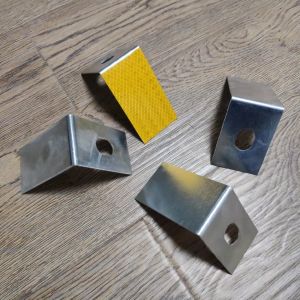 High Visibility Aluminum Guardrail Reflector Suitable for Various Weather