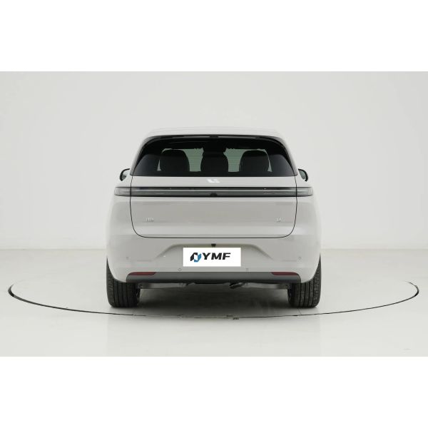 Li Lixiang L6 Hybrid SUV Top-Notch Performance with Lithium Iron Phosphate Battery