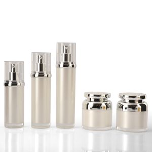 China Silver Pump Screw Lid 30g 50g Capacity Acrylic Cream Jar on sale