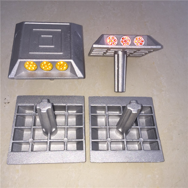 Retroreflective Aluminium Road Stud Flashing White Cats Eyes Reflective Road Markers