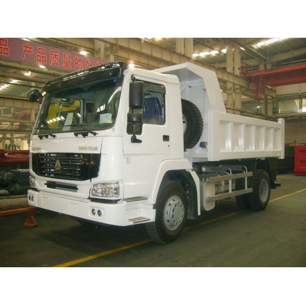 Buy sinotruk howo 4X2 tippers truck ZZ3167M3811 at wholesale prices