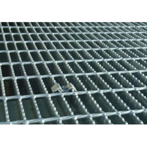 China Rooftop Safety Walkway Steel Grating Hot Dip Galvanized Serrated on sale