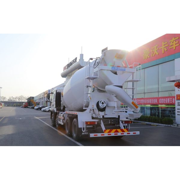 SINOTRUK HOWO T5G 340 Horsepower 8X4 7.7 square Concrete Mixing Truck (Tanghong Heavy Industry Brand)