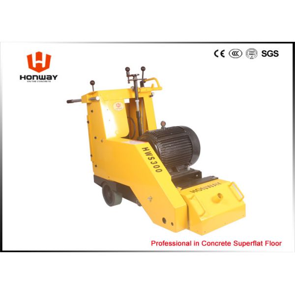Buy High Potency Self Propelled Scarifier Machine With Down Cut Drum Rotation at wholesale prices